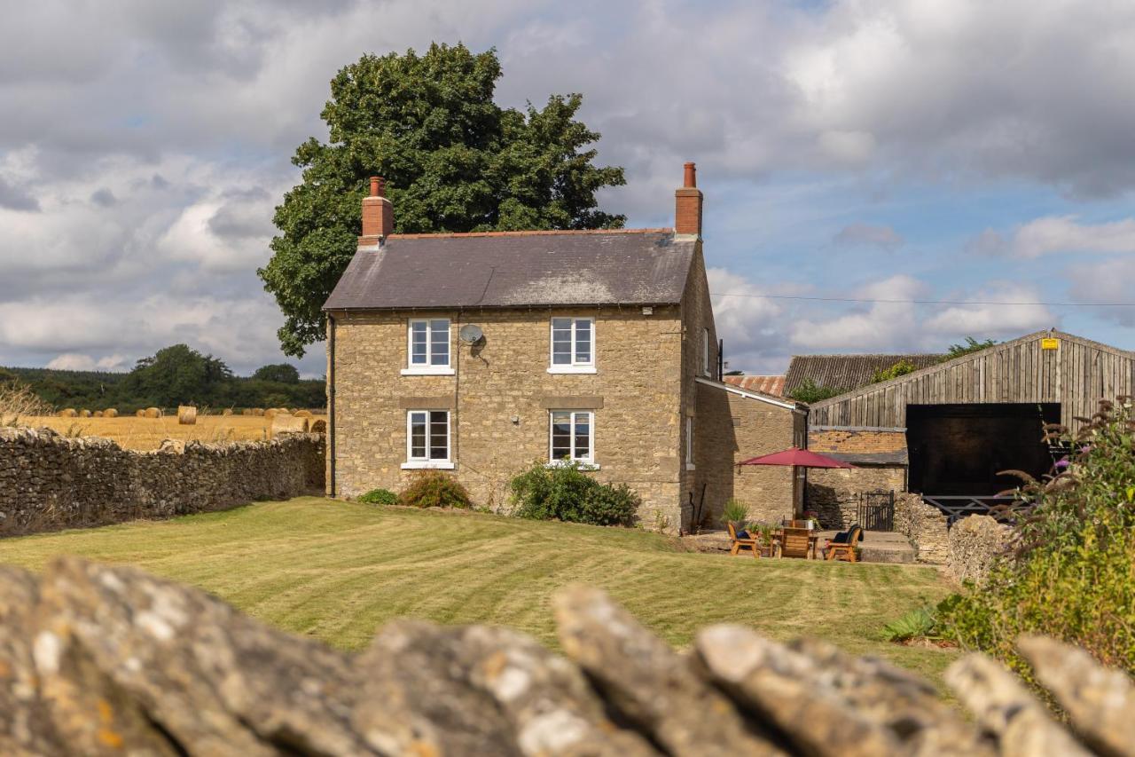 Luxury Farmhouse With Stunning Views And Hot Tub Ebberston Exterior photo