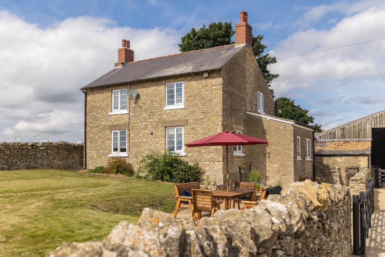 Luxury Farmhouse With Stunning Views And Hot Tub Ebberston Exterior photo