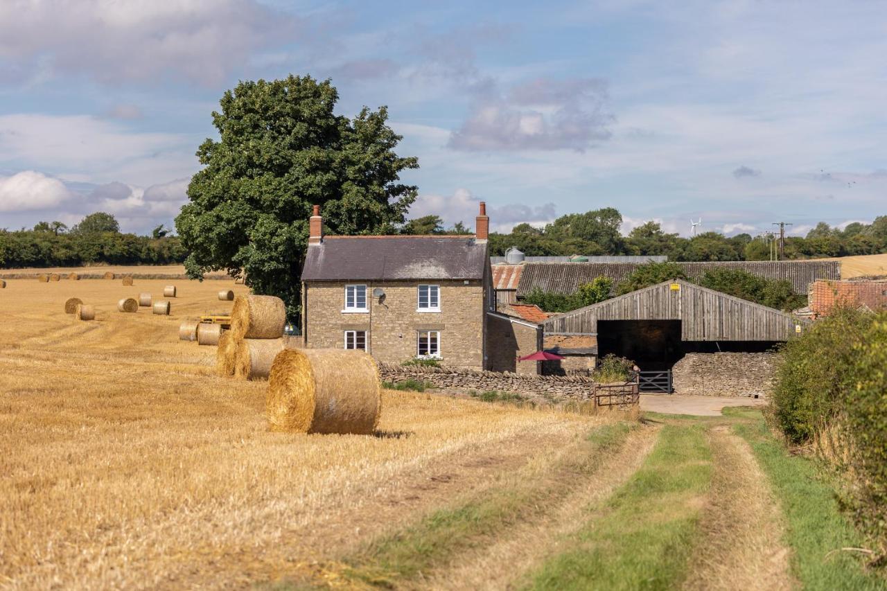 Luxury Farmhouse With Stunning Views And Hot Tub Ebberston Exterior photo