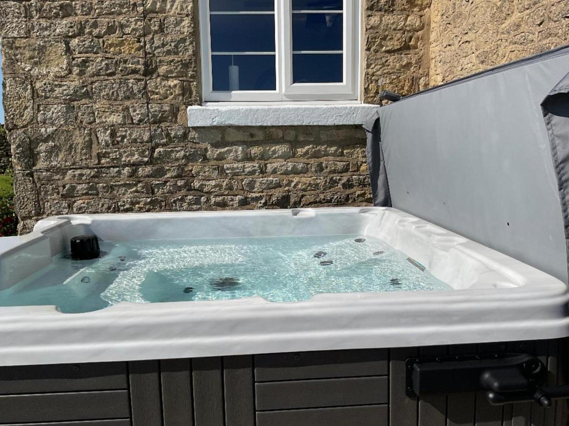 Luxury Farmhouse With Stunning Views And Hot Tub Ebberston Exterior photo